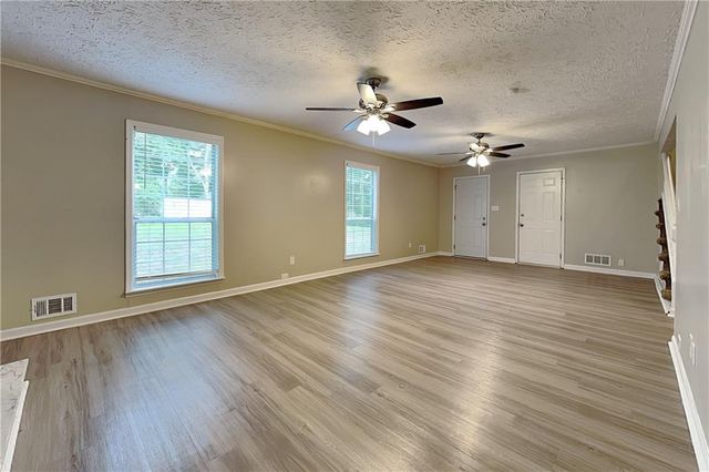 2075 Pinella Drive, Grayson, GA 30017