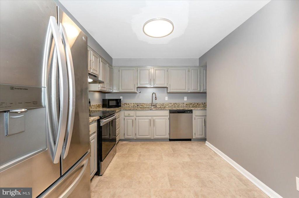 803 N HOWARD ST #152, Alexandria, VA 22304