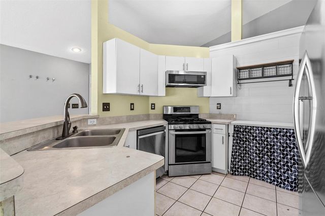 1239 AVONWOOD COURT, Lutz, FL 33559