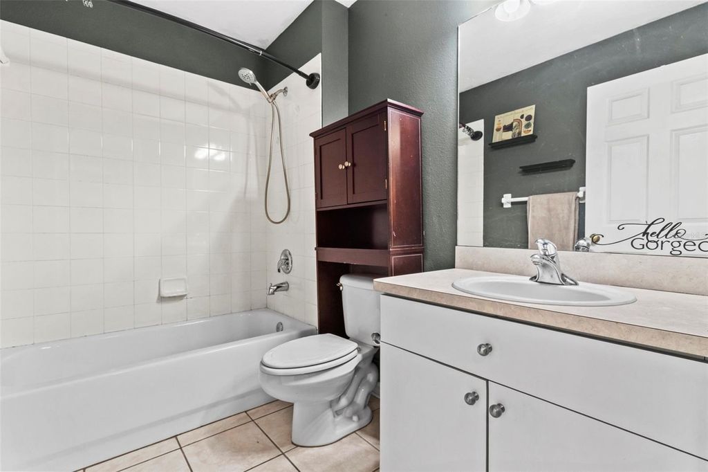 Image 18 of property listing at 1239 AVONWOOD COURT, Lutz, FL 33559