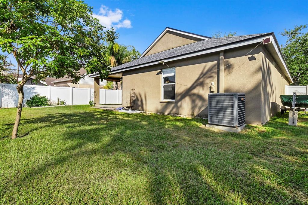 Image 28 of property listing at 1239 AVONWOOD COURT, Lutz, FL 33559