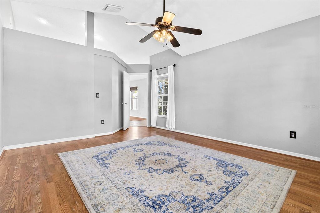 Image 8 of property listing at 1239 AVONWOOD COURT, Lutz, FL 33559