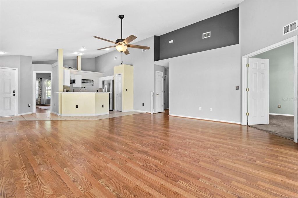Image 10 of property listing at 1239 AVONWOOD COURT, Lutz, FL 33559
