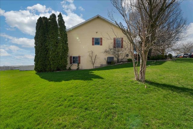 17207 Chase Road, Dekalb, IL 60115