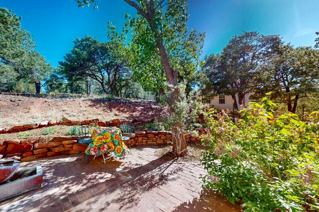 15 Toltec Road, Santa Fe, NM 87505