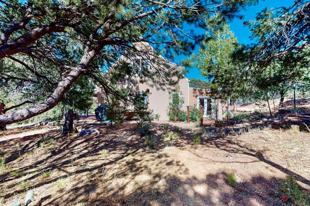 15 Toltec Road, Santa Fe, NM 87505