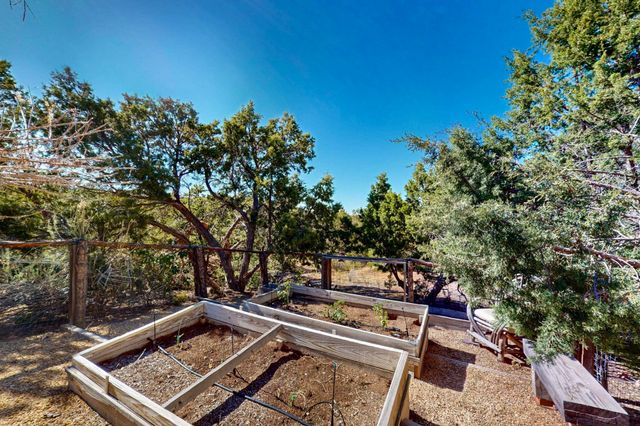 15 Toltec Road, Santa Fe, NM 87505