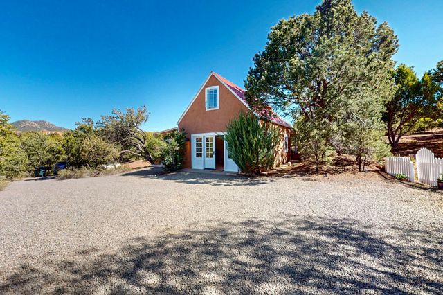 15 Toltec Road, Santa Fe, NM 87505