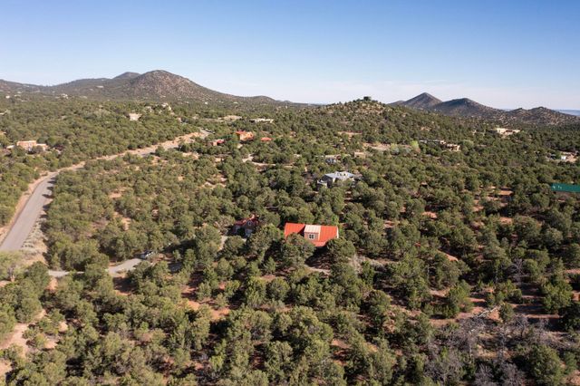 15 Toltec Road, Santa Fe, NM 87505