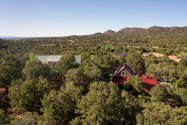 15 Toltec Road, Santa Fe, NM 87505
