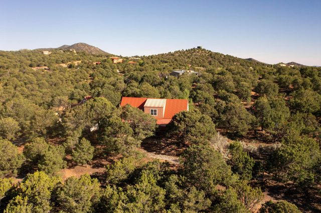15 Toltec Road, Santa Fe, NM 87505