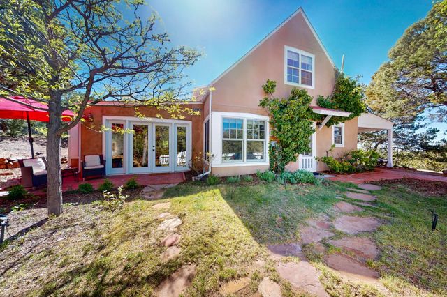 15 Toltec Road, Santa Fe, NM 87505