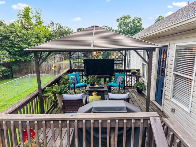376 Grand Point Dr, Hot Springs, AR 71901