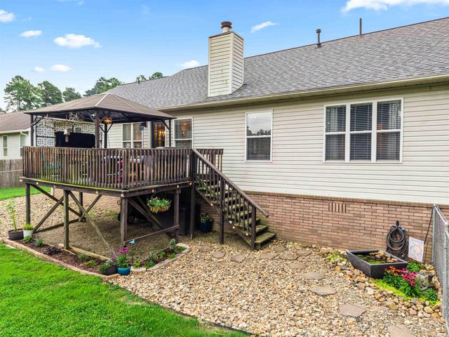 376 Grand Point Dr, Hot Springs, AR 71901