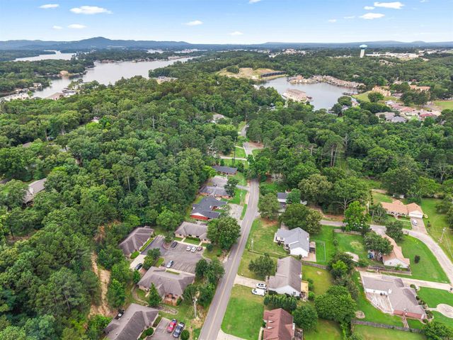 376 Grand Point Dr, Hot Springs, AR 71901