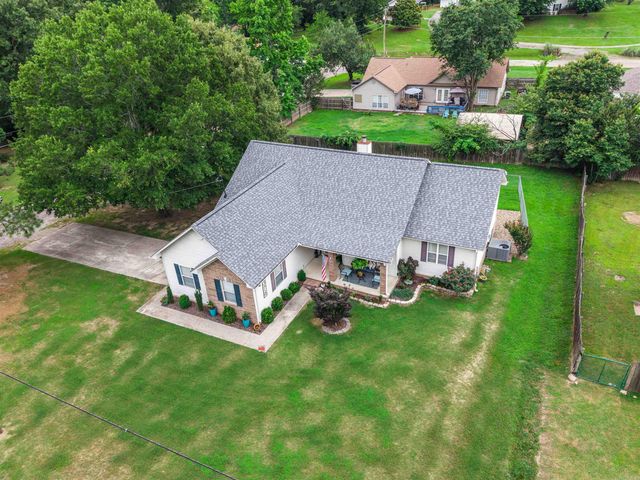376 Grand Point Dr, Hot Springs, AR 71901