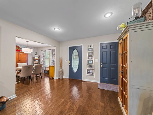 376 Grand Point Dr, Hot Springs, AR 71901