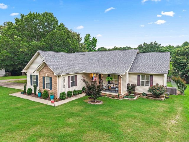 376 Grand Point Dr, Hot Springs, AR 71901