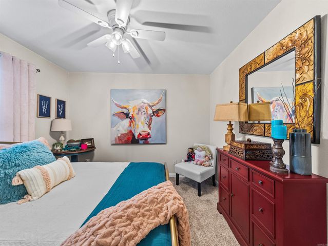 376 Grand Point Dr, Hot Springs, AR 71901