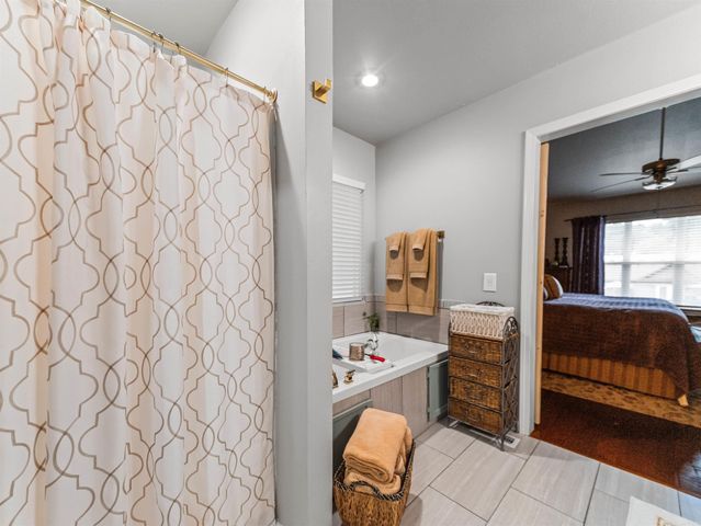 376 Grand Point Dr, Hot Springs, AR 71901