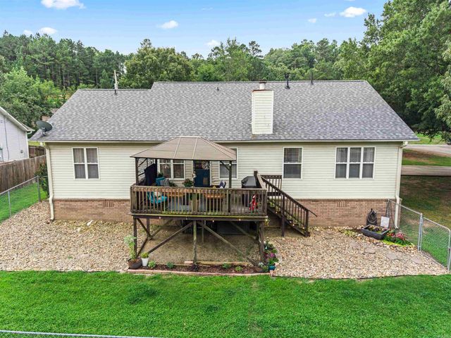 376 Grand Point Dr, Hot Springs, AR 71901