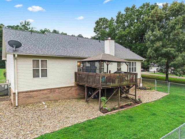 376 Grand Point Dr, Hot Springs, AR 71901
