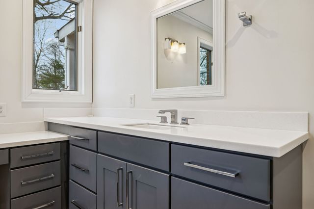 1010 Street Rd, Kingston Springs, TN 37082