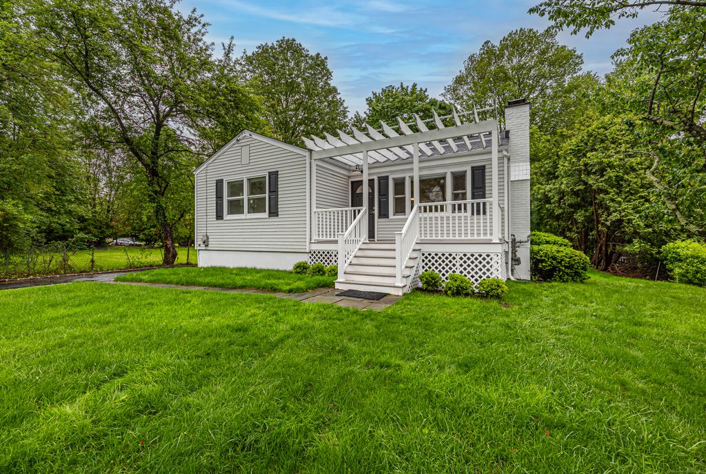 19 Jamroga Lane, Stamford, CT 06905