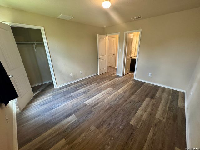 6427 HAZEL VALLEY ST, San Antonio, TX 78242