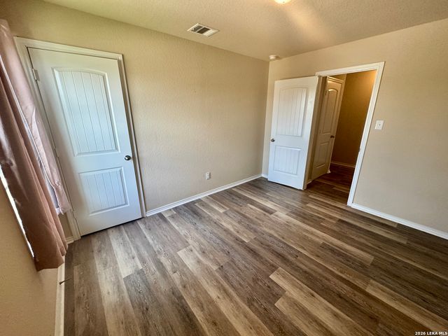6427 HAZEL VALLEY ST, San Antonio, TX 78242