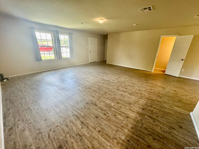 6427 HAZEL VALLEY ST, San Antonio, TX 78242