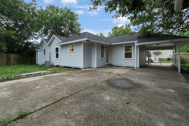 1606 W Humble Street, Baytown, TX 77520
