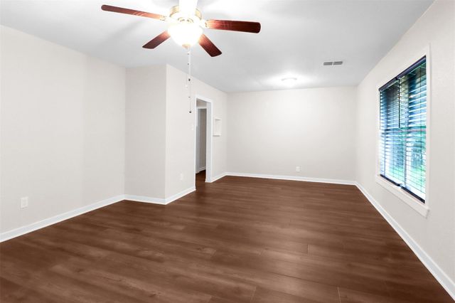 1606 W Humble Street, Baytown, TX 77520