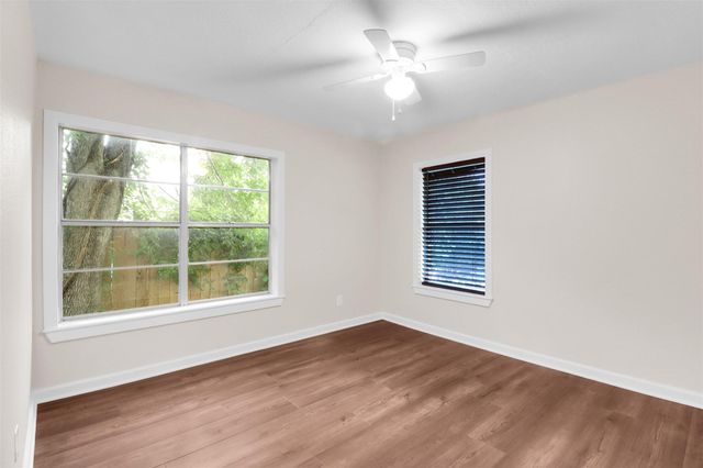 1606 W Humble Street, Baytown, TX 77520