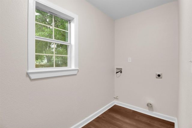 1606 W Humble Street, Baytown, TX 77520