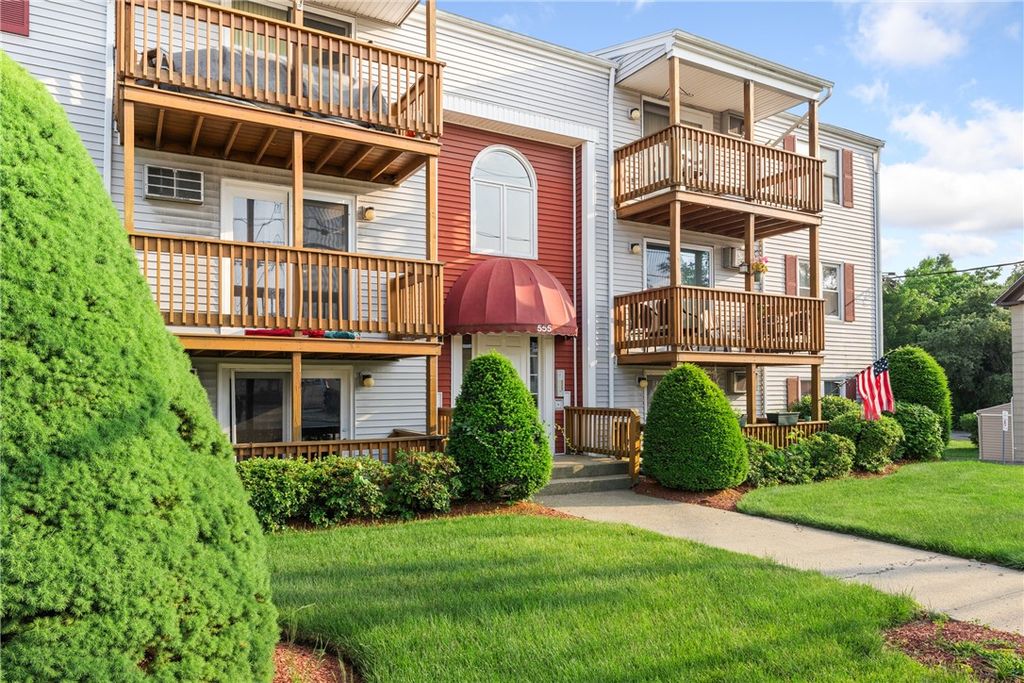 555 Diamond Hill Road 303, Woonsocket, RI 02895