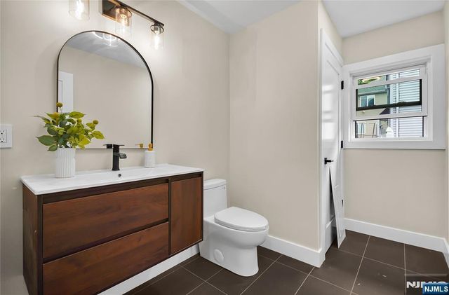 128 Grove Street, Mahwah, NJ 07430