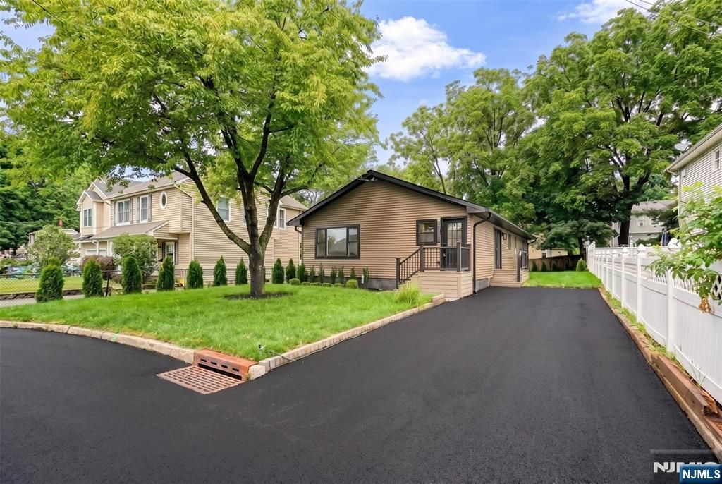 128 Grove Street, Mahwah, NJ 07430