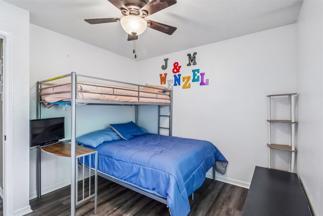 615 10th Avenue NW, Altoona, IA 50009
