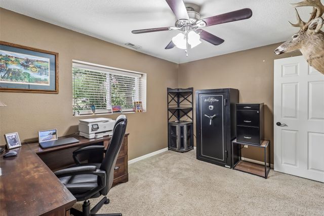 615 10th Avenue NW, Altoona, IA 50009