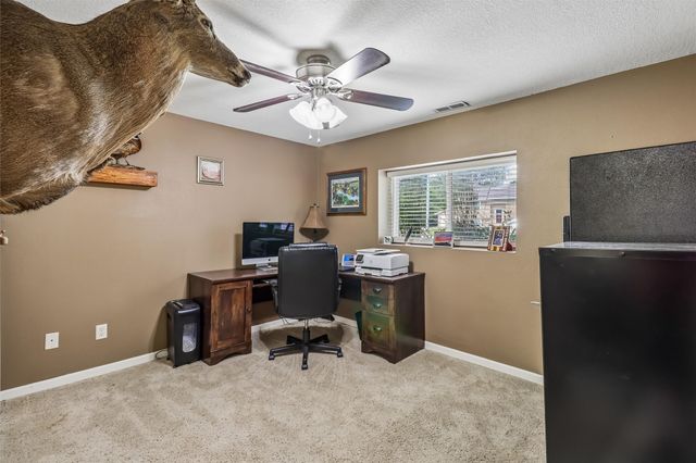 615 10th Avenue NW, Altoona, IA 50009
