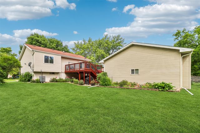 615 10th Avenue NW, Altoona, IA 50009