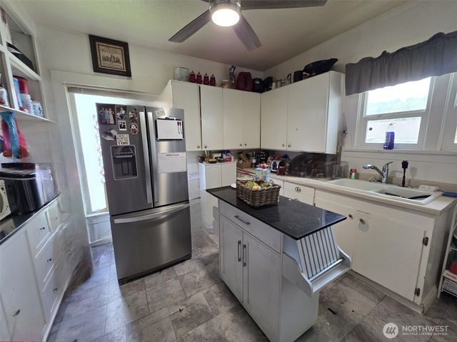 2719 Pacific Avenue, Hoquiam, WA 98550