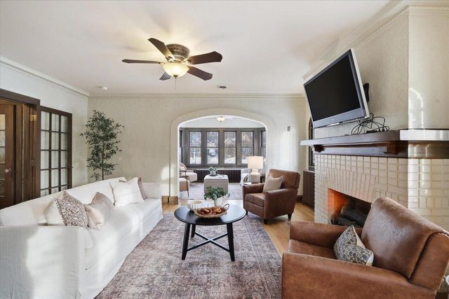 4101 N Morris BOULEVARD, Shorewood, WI 53211