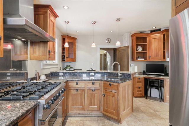 4101 N Morris BOULEVARD, Shorewood, WI 53211