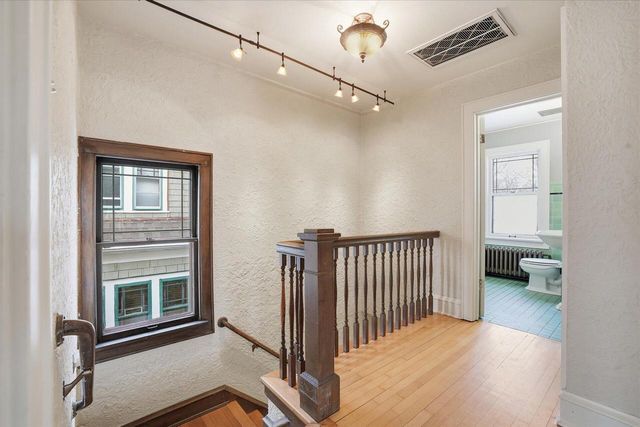 4101 N Morris BOULEVARD, Shorewood, WI 53211