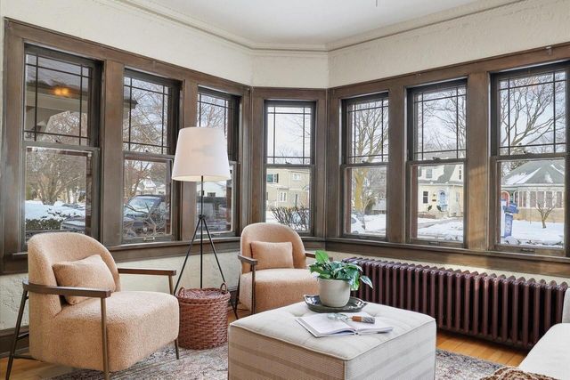 4101 N Morris BOULEVARD, Shorewood, WI 53211