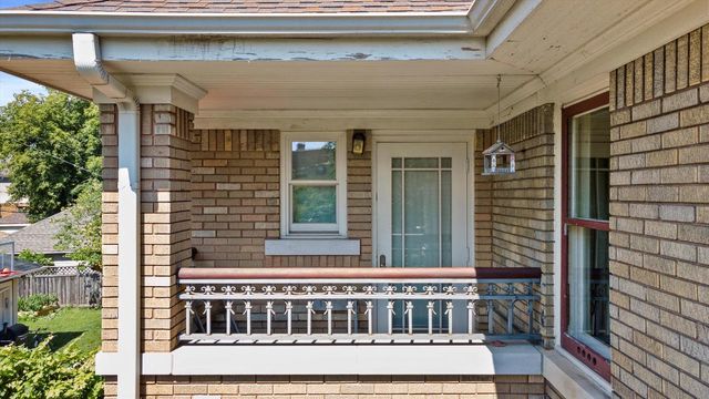 4101 N Morris BOULEVARD, Shorewood, WI 53211