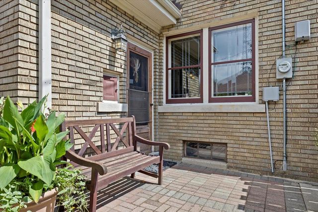 4101 N Morris BOULEVARD, Shorewood, WI 53211