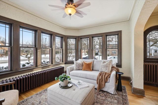 4101 N Morris BOULEVARD, Shorewood, WI 53211